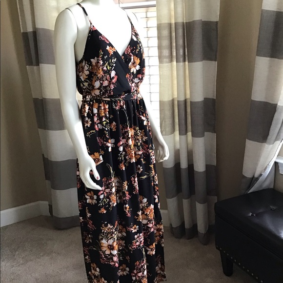 scobe Dresses & Skirts - Floral Maxi dress Scobe large